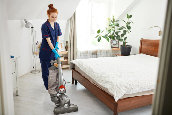 efficient-housekeeping-ensuring-resident-comfort